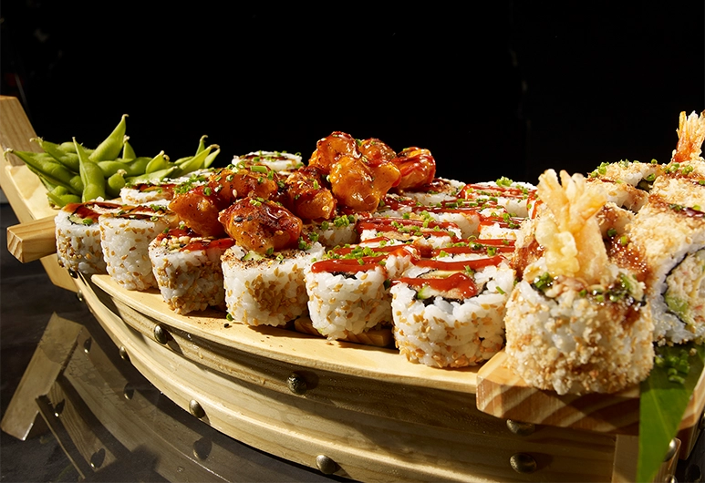 sushi-boat-closeup-extra-image